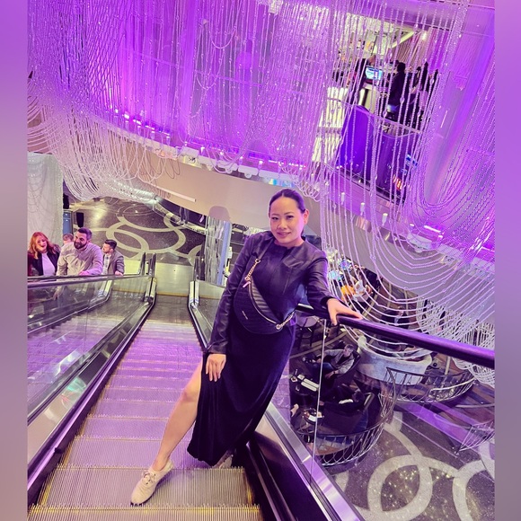 Meet your Posher, May ♥️ - Picture 6 of 7